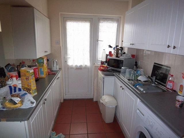  Image of 5 Bedroom Terraced  To Rent at Beechtree Avenue Englefield Green Egham, TW20 0TD