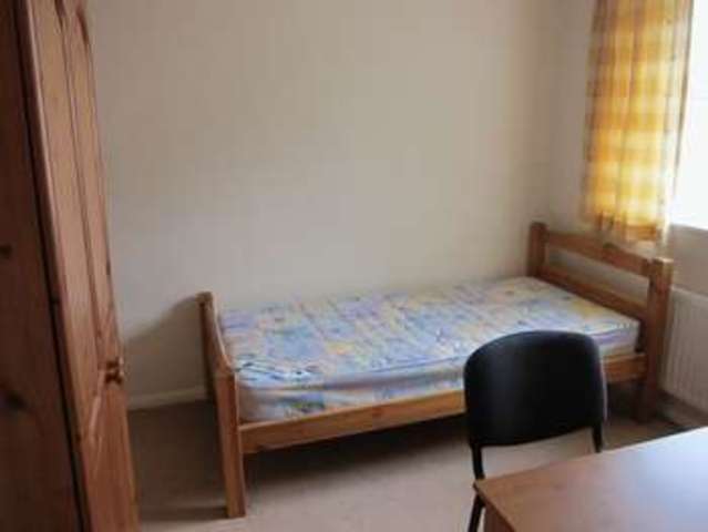  Image of 4 Bedroom Terraced  To Rent at Beechtree Avenue Englefield Green Egham, TW20 0SR