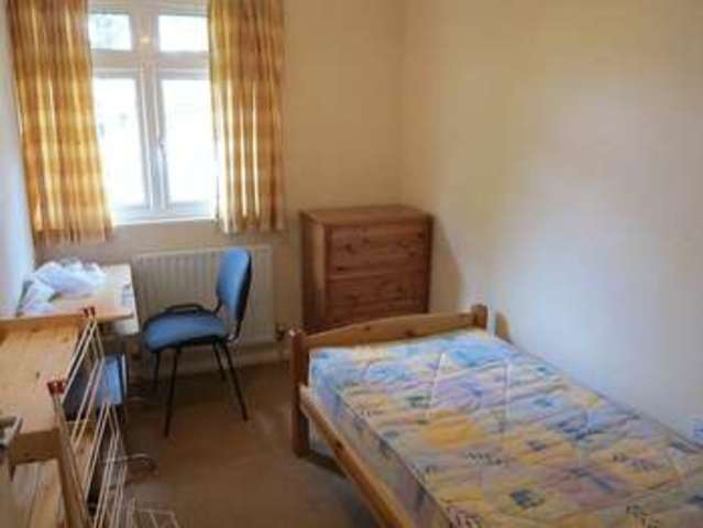  Image of 4 Bedroom Terraced  To Rent at Beechtree Avenue Englefield Green Egham, TW20 0SR