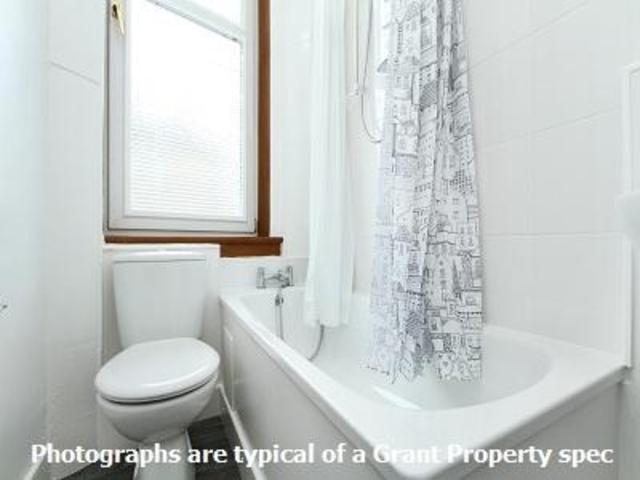  Image of 3 Bedroom Flat  To Rent at Dundee  Dundee, DD1 1HF