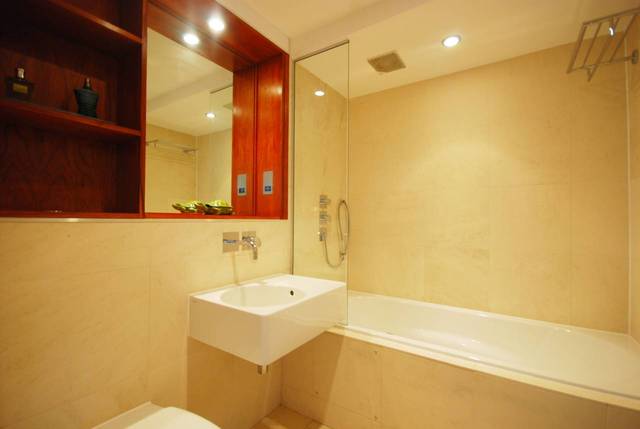  Image of 2 Bedroom Flat  To Rent at Benyon Wharf  Haggerston, E8 4DQ