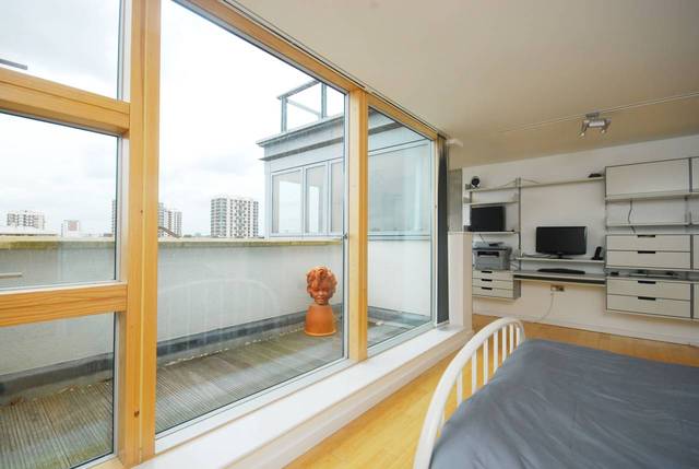  Image of 2 Bedroom Flat  To Rent at Benyon Wharf  Haggerston, E8 4DQ