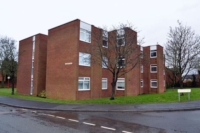  Image of 2 Bedroom Flat  For Sale at 41 Berryfields Road  Sutton Coldfield, B76 2UX