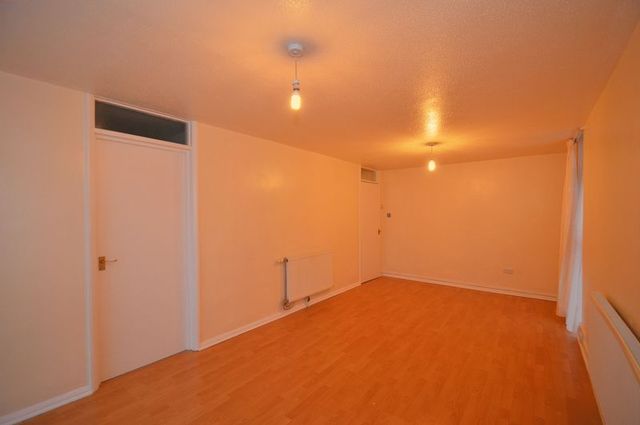  Image of 2 Bedroom Flat  For Sale at 41 Berryfields Road  Sutton Coldfield, B76 2UX