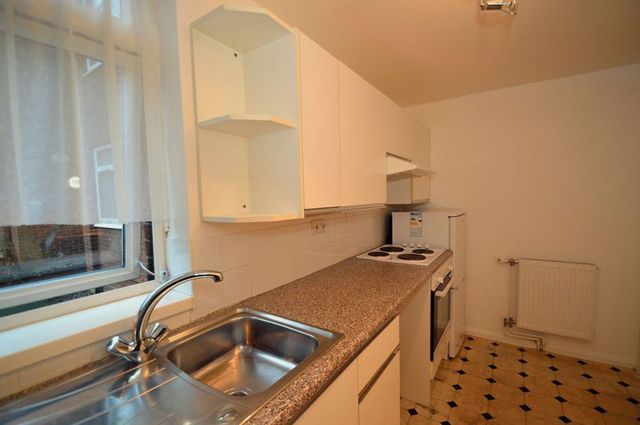  Image of 2 Bedroom Flat  For Sale at 41 Berryfields Road  Sutton Coldfield, B76 2UX