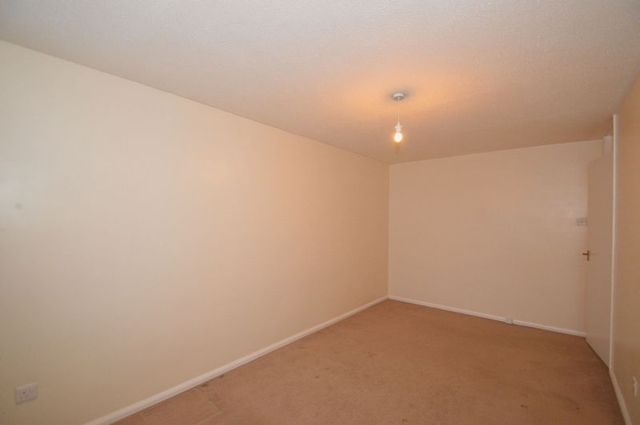  Image of 2 Bedroom Flat  For Sale at 41 Berryfields Road  Sutton Coldfield, B76 2UX
