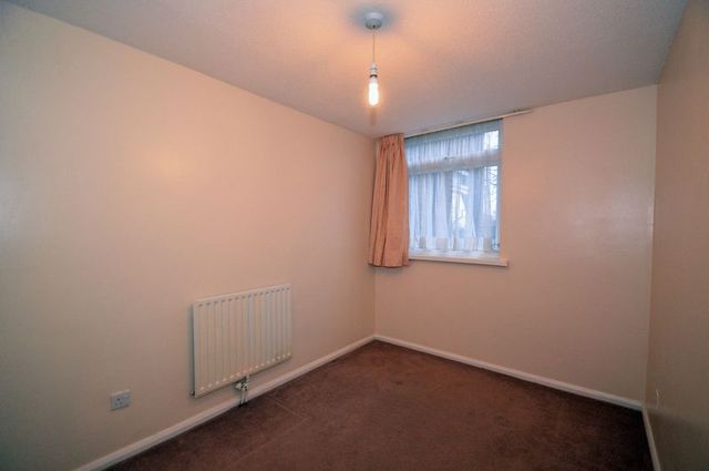  Image of 2 Bedroom Flat  For Sale at 41 Berryfields Road  Sutton Coldfield, B76 2UX