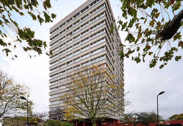  Image of 2 Bedroom Flat  For Sale at Bethune Road  Hackney, N16 5EA