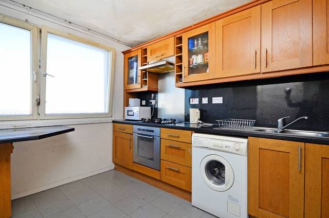  Image of 2 Bedroom Flat  For Sale at Bethune Road  Hackney, N16 5EA