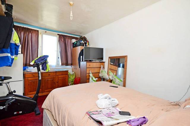  Image of 2 Bedroom Flat  For Sale at Bethune Road  Hackney, N16 5EA