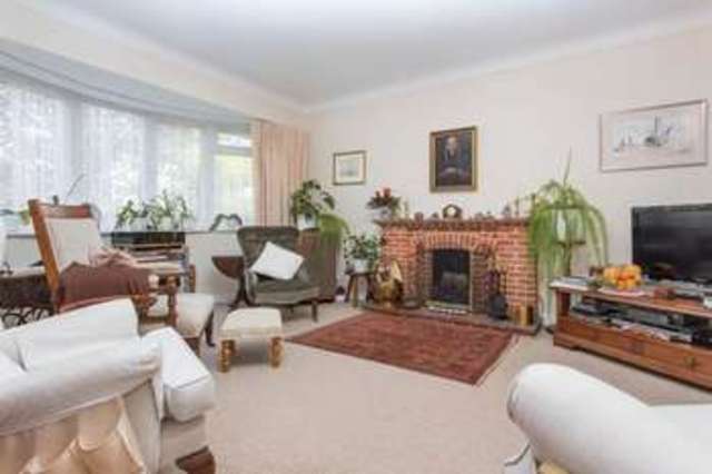  Image of 3 Bedroom Detached  For Sale at Birch Tree Drive  Emsworth, PO10 7RY