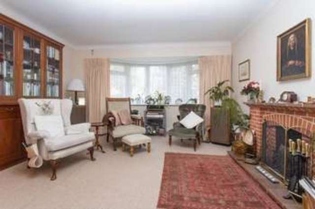 Image of 3 Bedroom Detached  For Sale at Birch Tree Drive  Emsworth, PO10 7RY