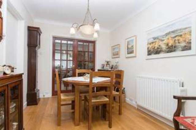  Image of 3 Bedroom Detached  For Sale at Birch Tree Drive  Emsworth, PO10 7RY