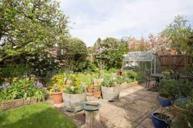  Image of 3 Bedroom Detached  For Sale at Birch Tree Drive  Emsworth, PO10 7RY