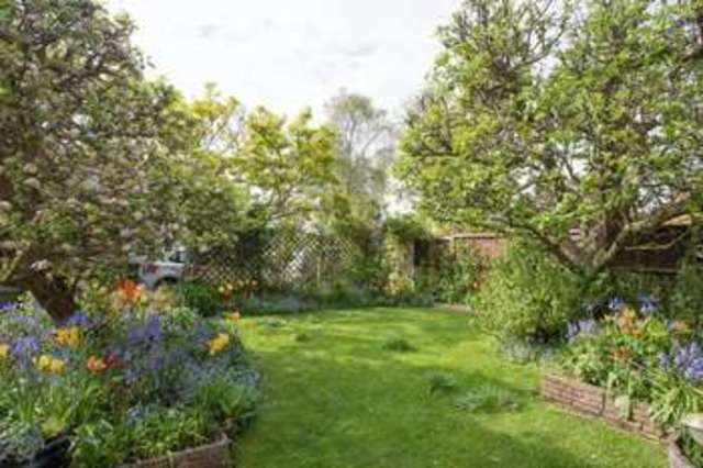  Image of 3 Bedroom Detached  For Sale at Birch Tree Drive  Emsworth, PO10 7RY
