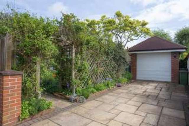  Image of 3 Bedroom Detached  For Sale at Birch Tree Drive  Emsworth, PO10 7RY