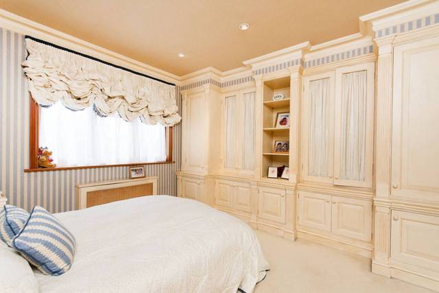 Image of 5 Bedroom Detached  For Sale at Blockley Road  North Wembley, HA0 3LU