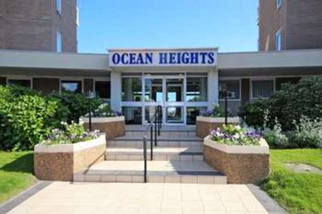  Image of 2 Bedroom Flat  For Sale at Boscombe Cliff Road  Bournemouth, BH5 1LA