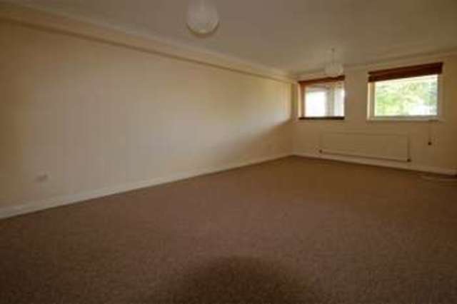  Image of 2 Bedroom Flat  For Sale at Boscombe Cliff Road  Bournemouth, BH5 1LA