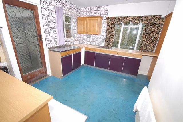  Image of 3 Bedroom Detached  For Sale at Bath Road  Frome, BA11 2HJ