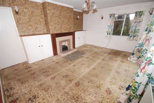  Image of 3 Bedroom Detached  For Sale at Bath Road  Frome, BA11 2HJ