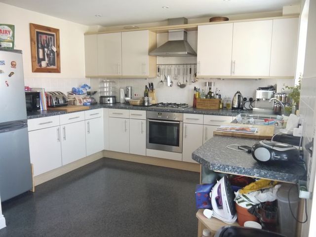  Image of 4 Bedroom Terraced  To Rent at Crestwood View  Eastleigh, SO50 4NF