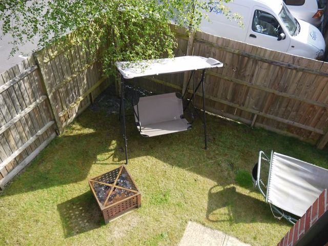  Image of 4 Bedroom Terraced  To Rent at Crestwood View  Eastleigh, SO50 4NF