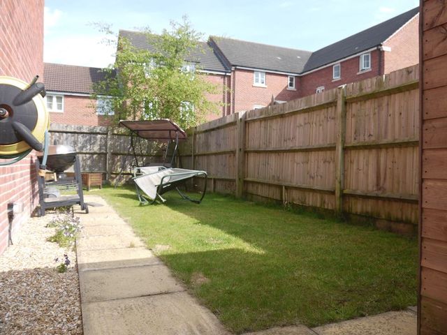  Image of 4 Bedroom Terraced  To Rent at Crestwood View  Eastleigh, SO50 4NF