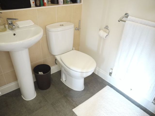  Image of 4 Bedroom Terraced  To Rent at Crestwood View  Eastleigh, SO50 4NF