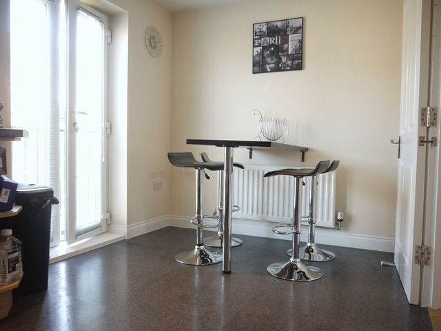  Image of 4 Bedroom Terraced  To Rent at Crestwood View  Eastleigh, SO50 4NF