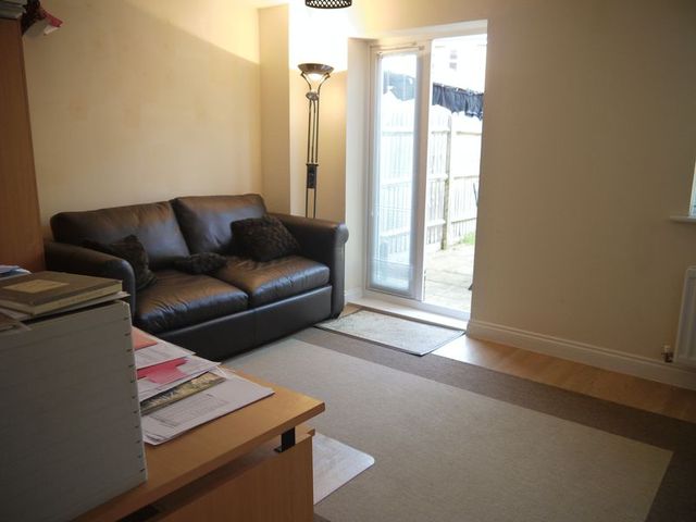  Image of 4 Bedroom Terraced  To Rent at Crestwood View  Eastleigh, SO50 4NF