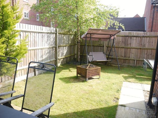 Image of 4 Bedroom Terraced  To Rent at Crestwood View  Eastleigh, SO50 4NF