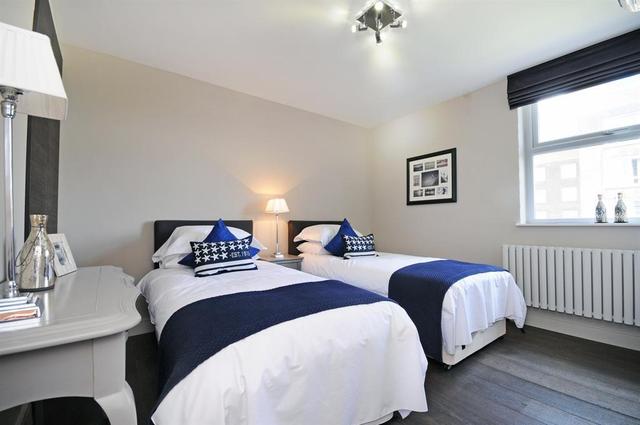  Image of 3 Bedroom Flat  To Rent at St Johns Wood Park London St John