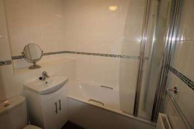  Image of 2 Bedroom Detached  To Rent at Sutton, SM2 6SE