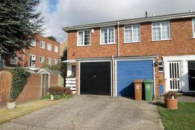  Image of 2 Bedroom Detached  To Rent at Sutton, SM2 6SE