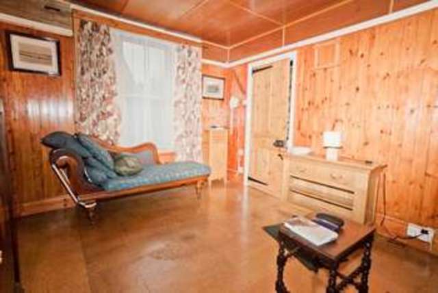  Image of 2 Bedroom Terraced  For Sale at MAIDENHEAD, SL6 2AR