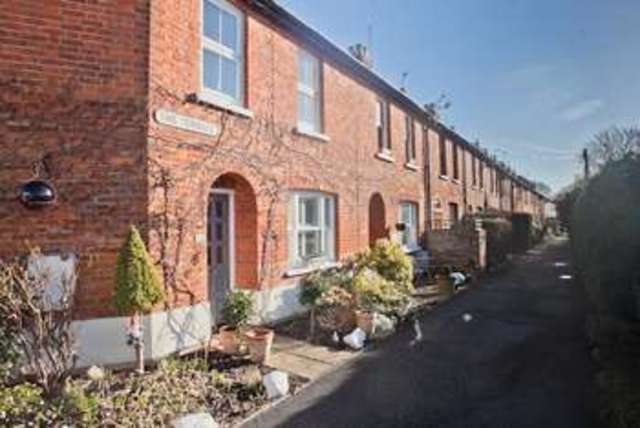  Image of 2 Bedroom Terraced  For Sale at MAIDENHEAD, SL6 2AR