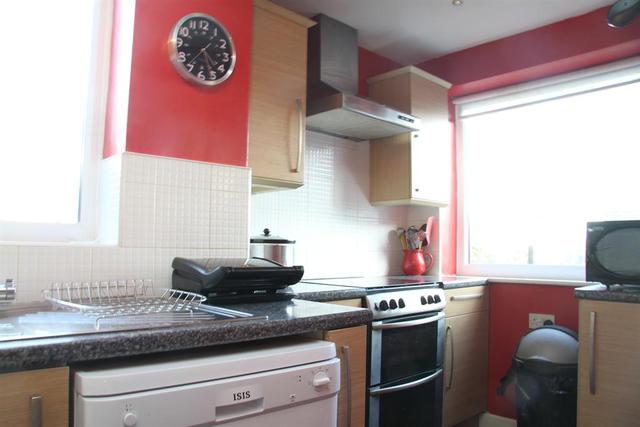  Image of 3 Bedroom Semi-Detached  For Sale at Yeadon Leeds Rawdon, LS19 7JH