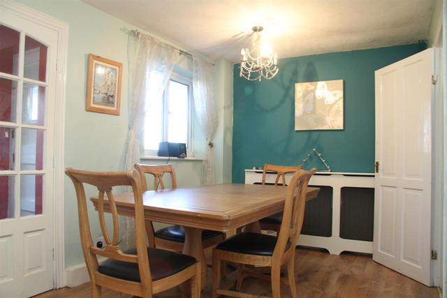  Image of 3 Bedroom Semi-Detached  For Sale at Yeadon Leeds Rawdon, LS19 7JH