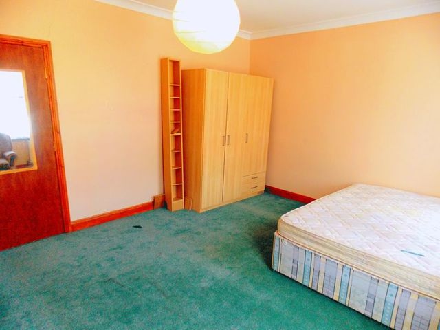  Image of 4 Bedroom Terraced  To Rent at Bridge Road  Uxbridge, UB8 2QW