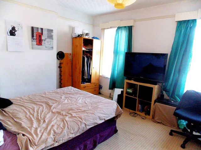  Image of 1 Bedroom Property  To Rent at Bridge Road  Uxbridge, UB8 2QN