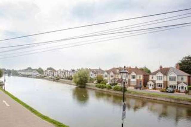  Image of 2 Bedroom Terraced  For Sale at 4 Bridgefoot Path  Emsworth, PO10 7EA