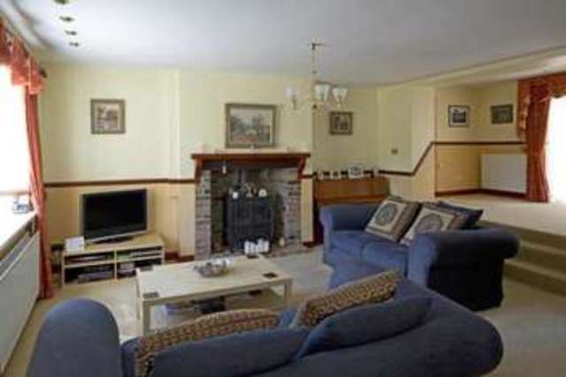  Image of 5 Bedroom Detached  For Sale at Queensbury Bradford Queensbury, BD13 1NW