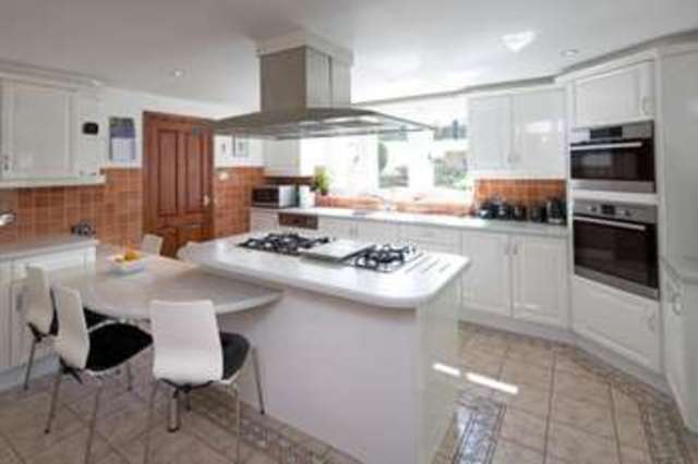  Image of 5 Bedroom Detached  For Sale at Queensbury Bradford Queensbury, BD13 1NW