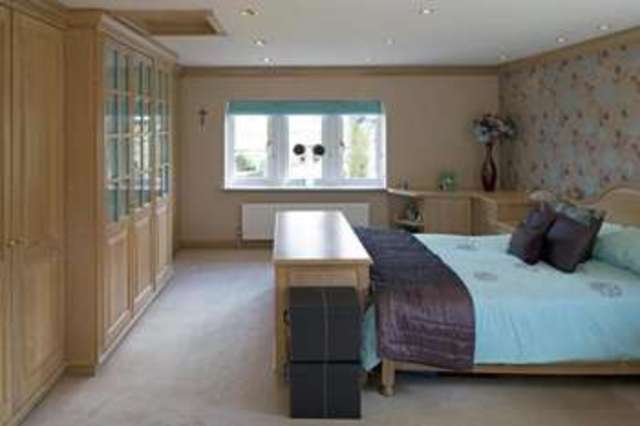  Image of 5 Bedroom Detached  For Sale at Queensbury Bradford Queensbury, BD13 1NW