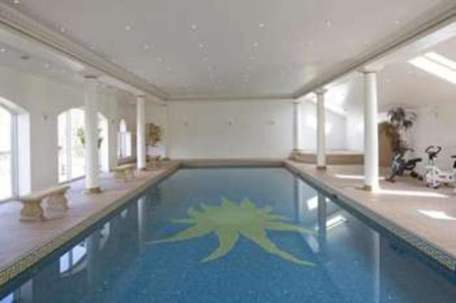  Image of 5 Bedroom Detached  For Sale at Queensbury Bradford Queensbury, BD13 1NW