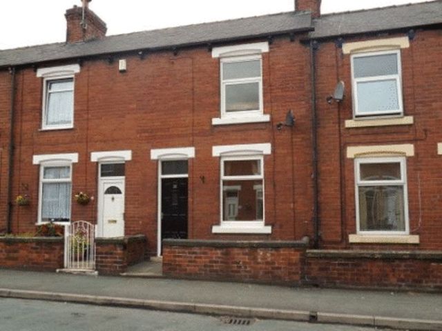  Image of 2 Bedroom Terraced  To Rent at Briggs Avenue  Castleford, WF10 5BB