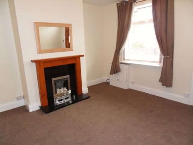  Image of 2 Bedroom Terraced  To Rent at Briggs Avenue  Castleford, WF10 5BB