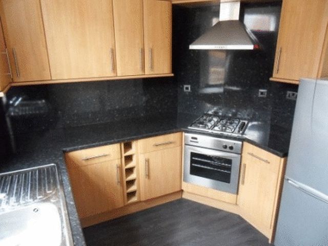  Image of 2 Bedroom Terraced  To Rent at Briggs Avenue  Castleford, WF10 5BB