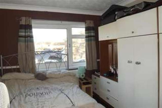  Image of 2 Bedroom Maisonette  To Rent at Basingstoke, RG22 4NQ